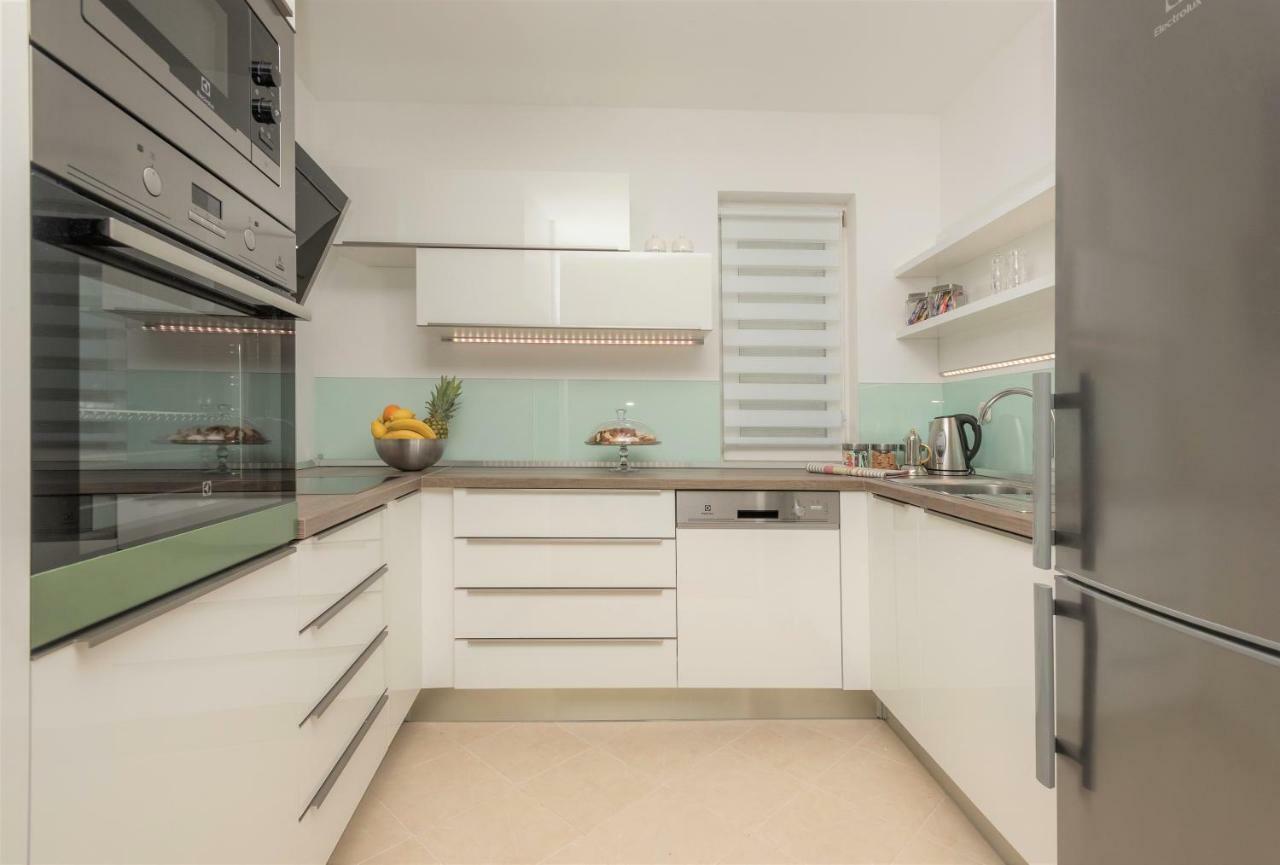 شقة Andor - Lux, Two Beautiful Terraces With Sea & Sunset View ماكارسكا المظهر الخارجي الصورة